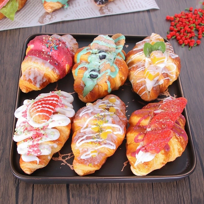 โมเดลครัวซองต์แต่งหน้า ครัวซองค์ ปลอม Croissant ครัวซองท์ สวยหวาน ตกแต่งร้านค้า ร้านเบเกอร์รี่ ครัว แต่งบ้าน พร๊อพถ่ายรู