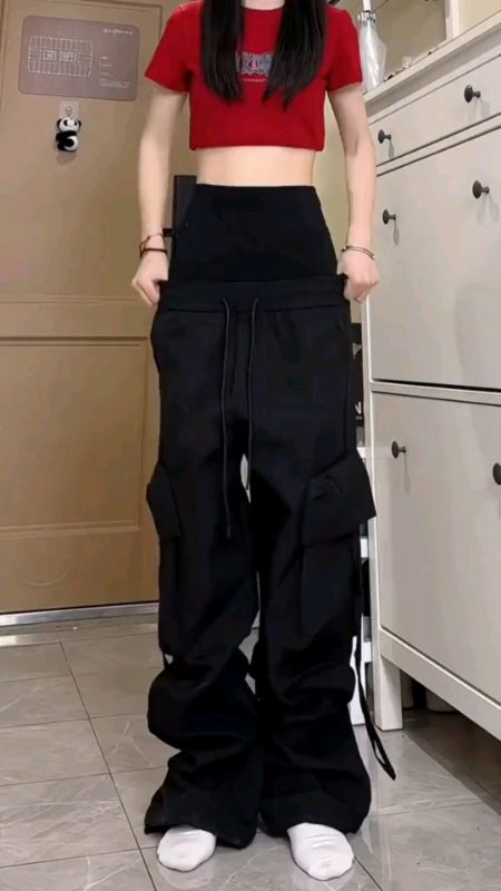 กางเกงขายาวกระเป๋าใบใหญ่ วัยรุ่นสนใจกดสั่งซื้อได้เลยนะคะ