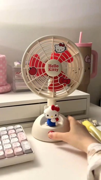 [Aria] พัดลมตั้งโต๊ะ HelloKitty ผ้าลายมาร์ค