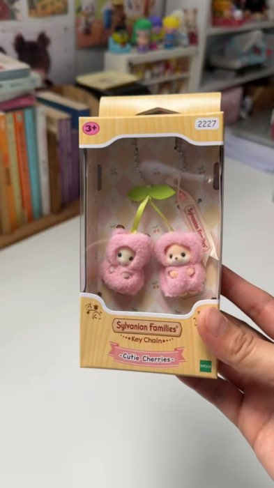 Dễ thương quá, Cherry bé!! #Sylvanian #vòngkhóa #SylvanianFamilies #ShopeeNhãnThuốc #ShopeeTH #ShopeeVideoMission #đồđặcbiệtAppCam #ShopeeVideo #ซิลวาเนียน