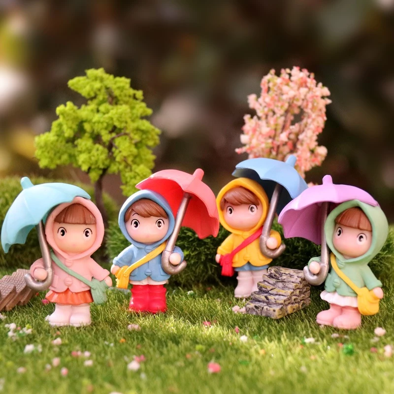 A035 ตุ๊กตาจิ๋ว ตุ๊กตุ่นจิ๋ว สาวน้อยในชุดกันฝน PVC น่ารัก (1ชุด มี 4 ชิ้น) สำหรับแต่งบ้าน แต่งโต๊ะทำงาน เป็นของขวัญ