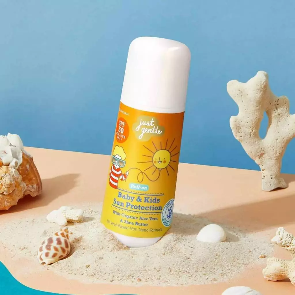 ครีมปกป้องผิวจากแสงแดด เอสพีเอฟ 50 พีเอ ++ ในขวดโรลออน Sun Protection (Roll-on bottle) SPF 50 PA ++